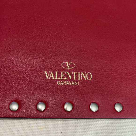 Valentino 100% Authentic clutchprístine  condition red with gold hardware - Picture 3 of 12